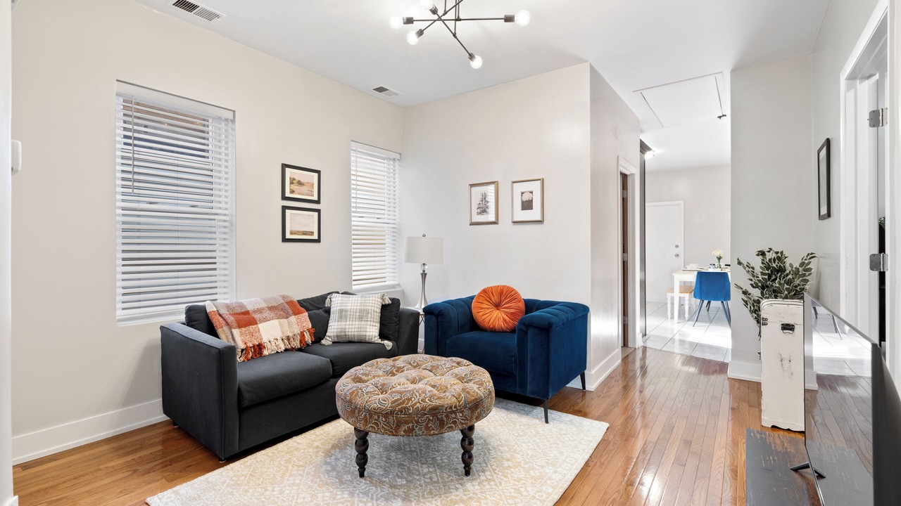 Photo of Livingroom in Heart of Chicago