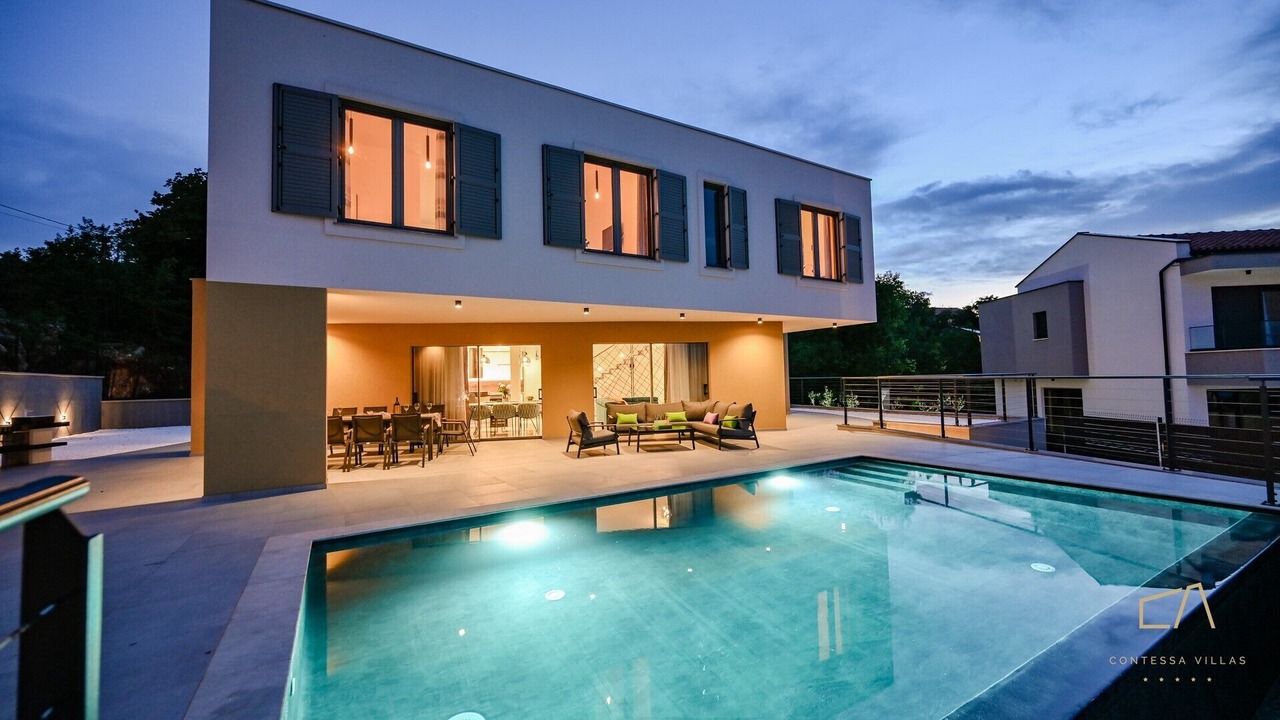 Photo of Outdoor in Risika