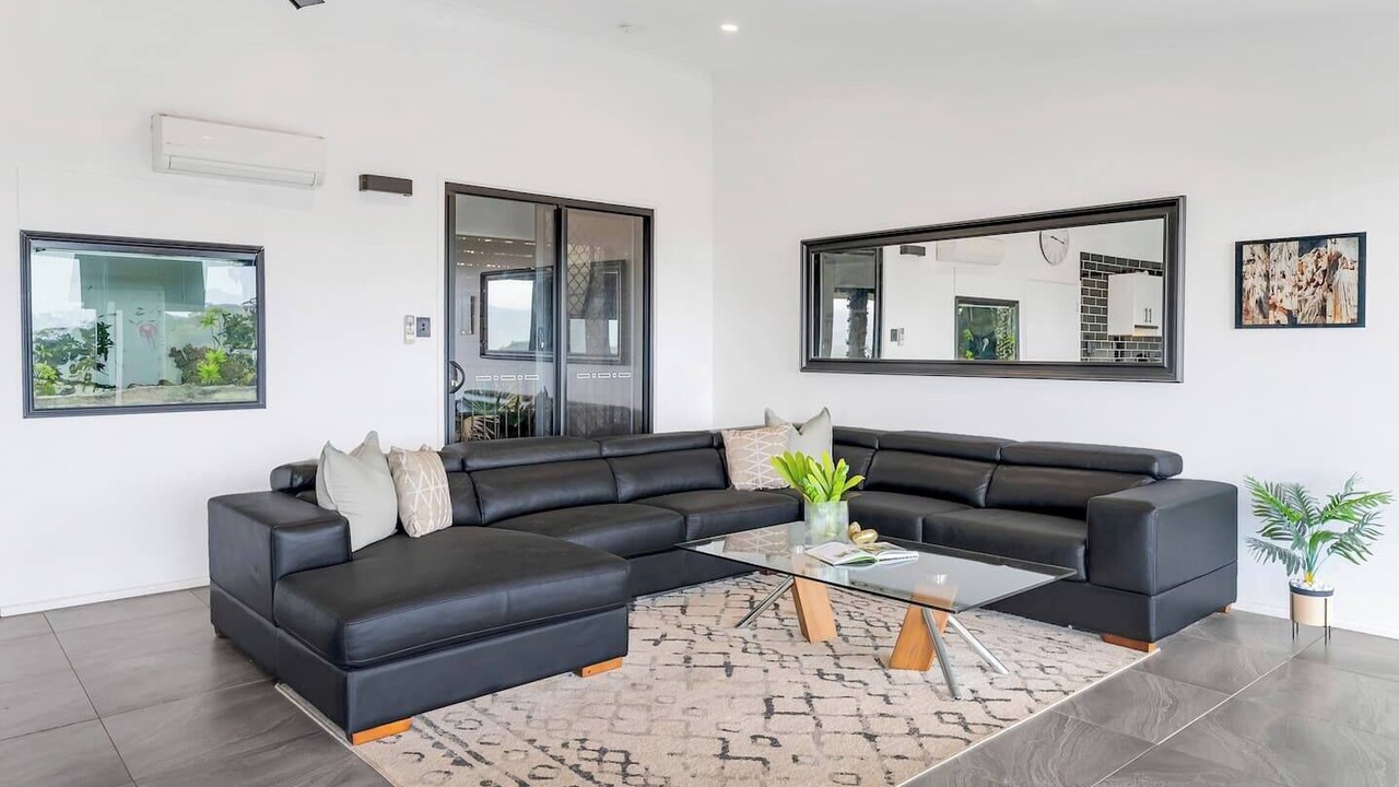 Photo of Livingroom in Bayview Heights