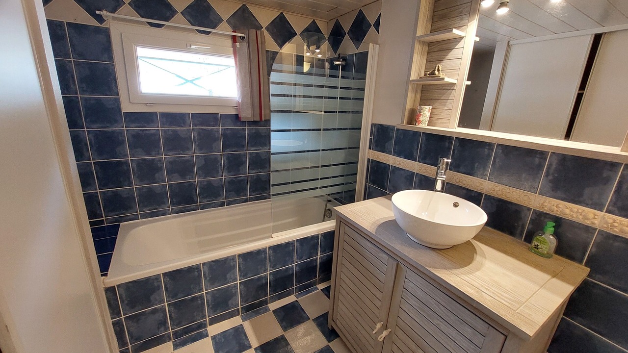 Photo of Bathroom in Saint-Andre-de-Roquelongue
