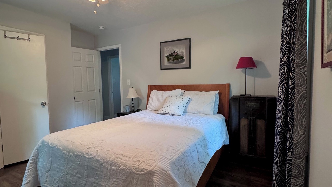 Photo of Bedroom in Smyrna
