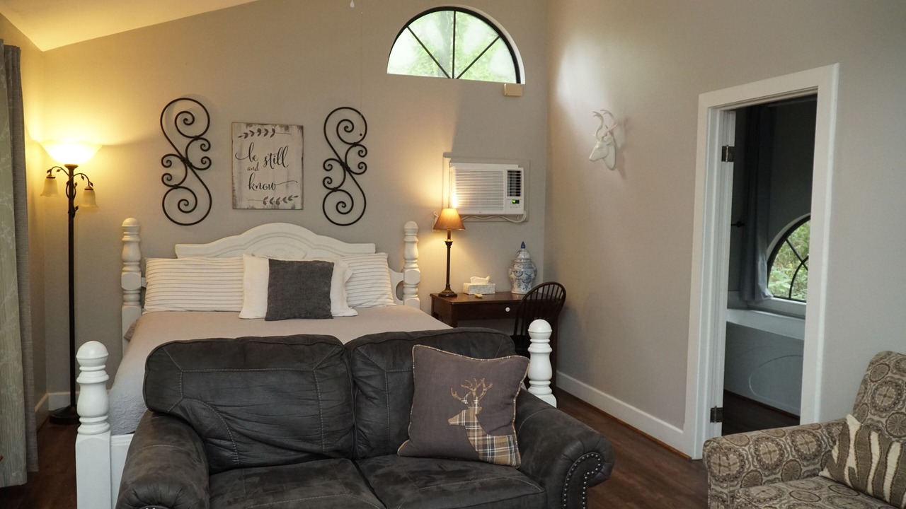 Photo of Bedroom in Nacogdoches