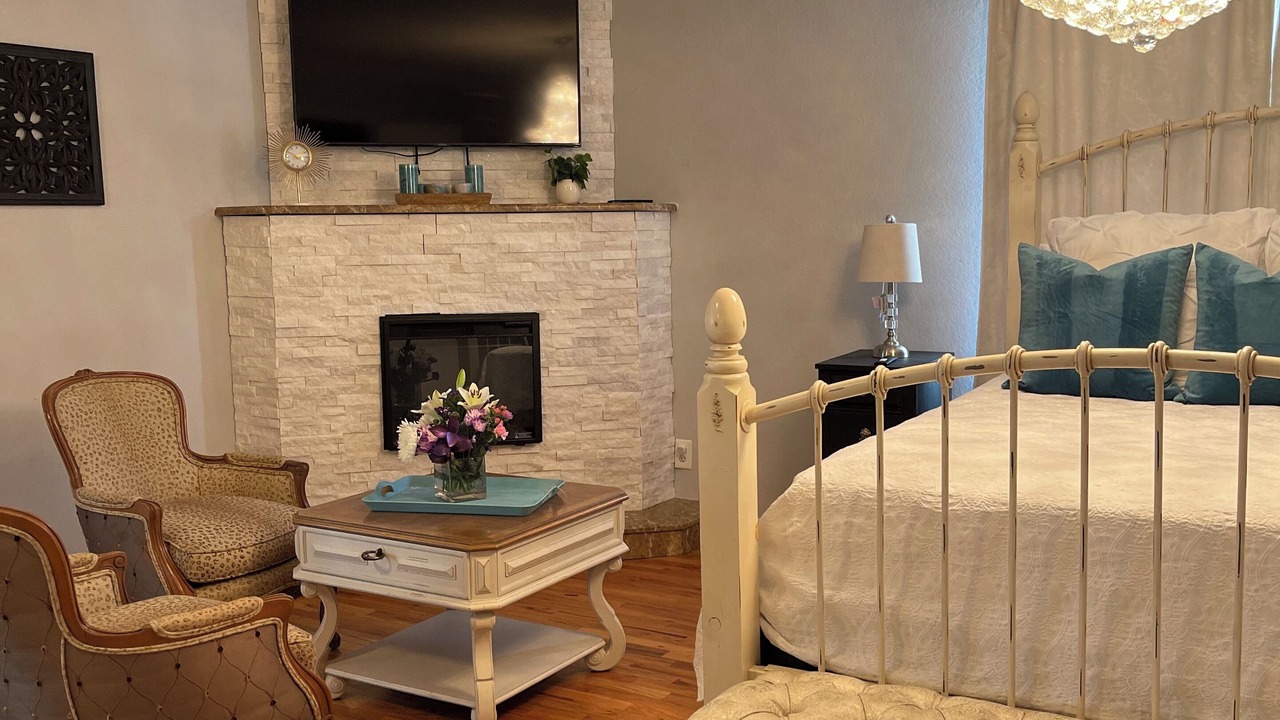 Photo of Bedroom in Sand Springs