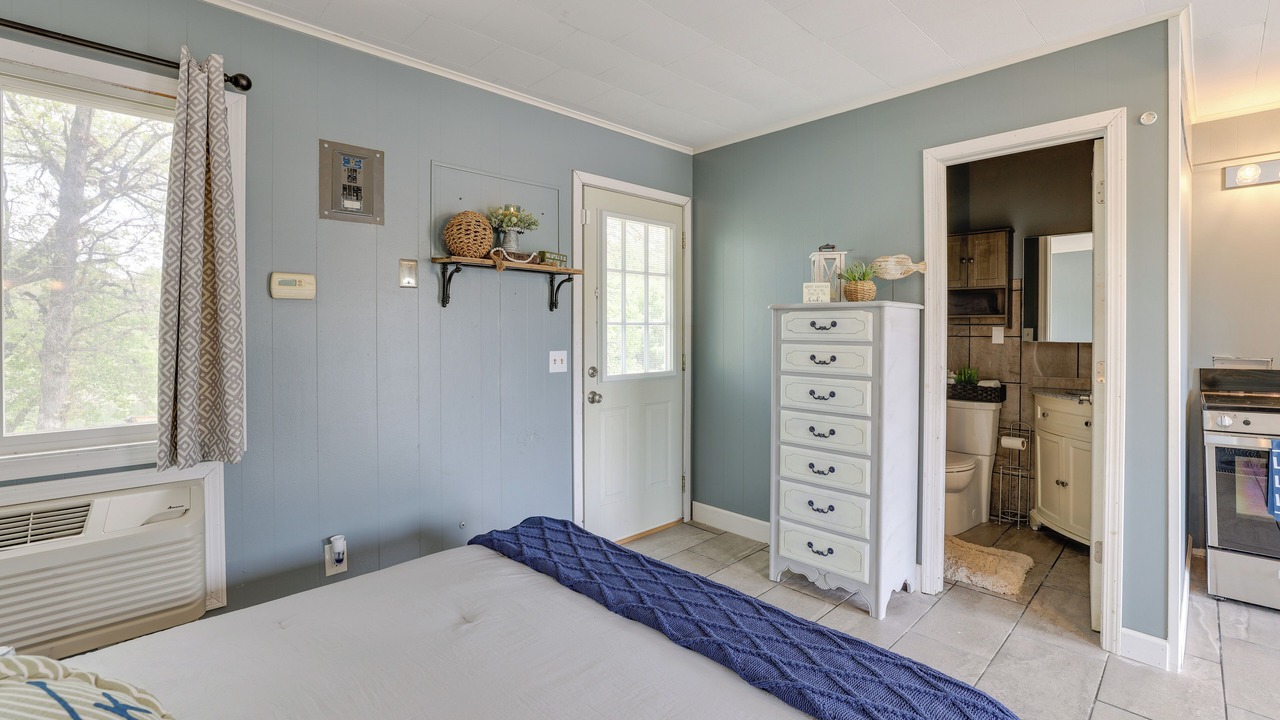 Photo of Bedroom in Shell Knob