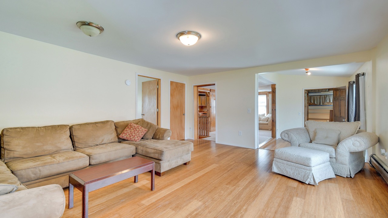 Photo of Livingroom in Baldwinsville