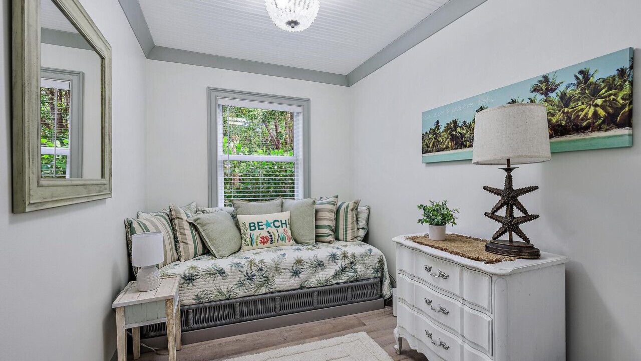 Photo of Livingroom in Juno Beach