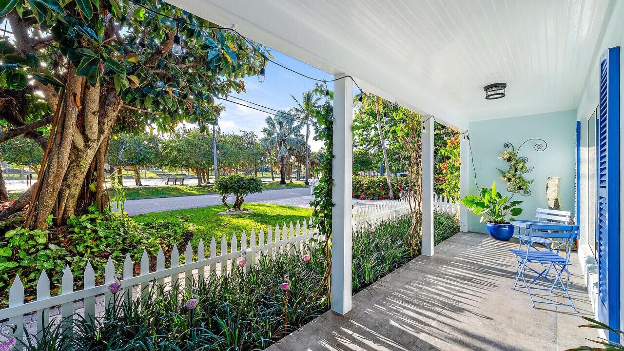 Photo of Patio Balcony in Juno Beach