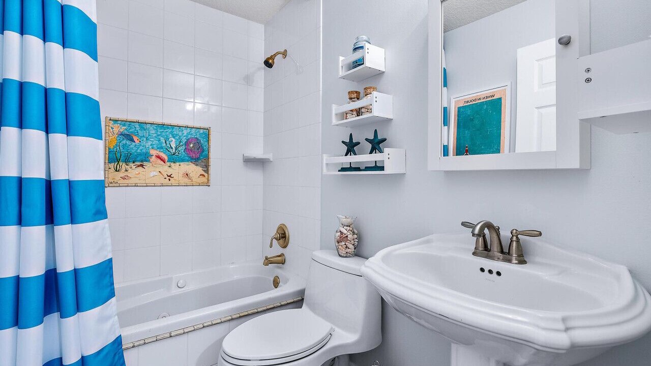 Photo of Bathroom in Juno Beach