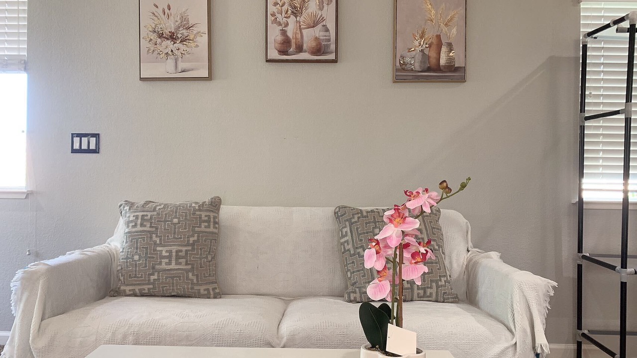 Photo of Livingroom in Tracy