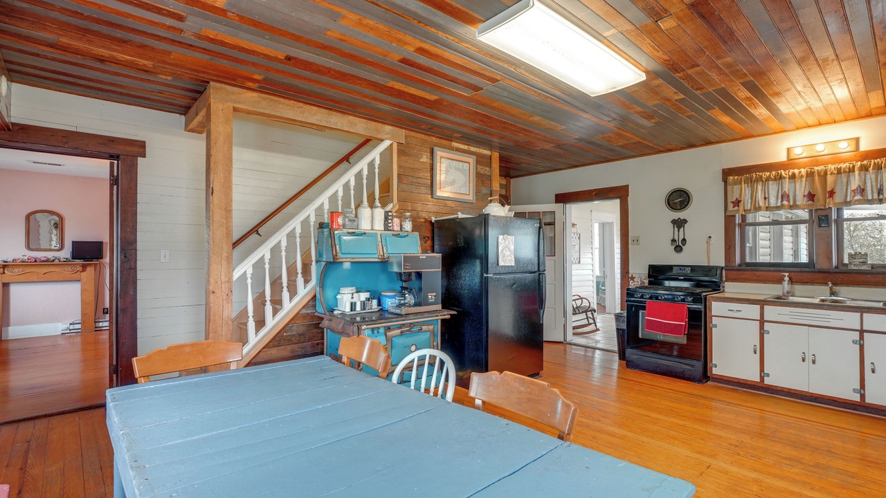 Photo of Kitchen in Rosebud