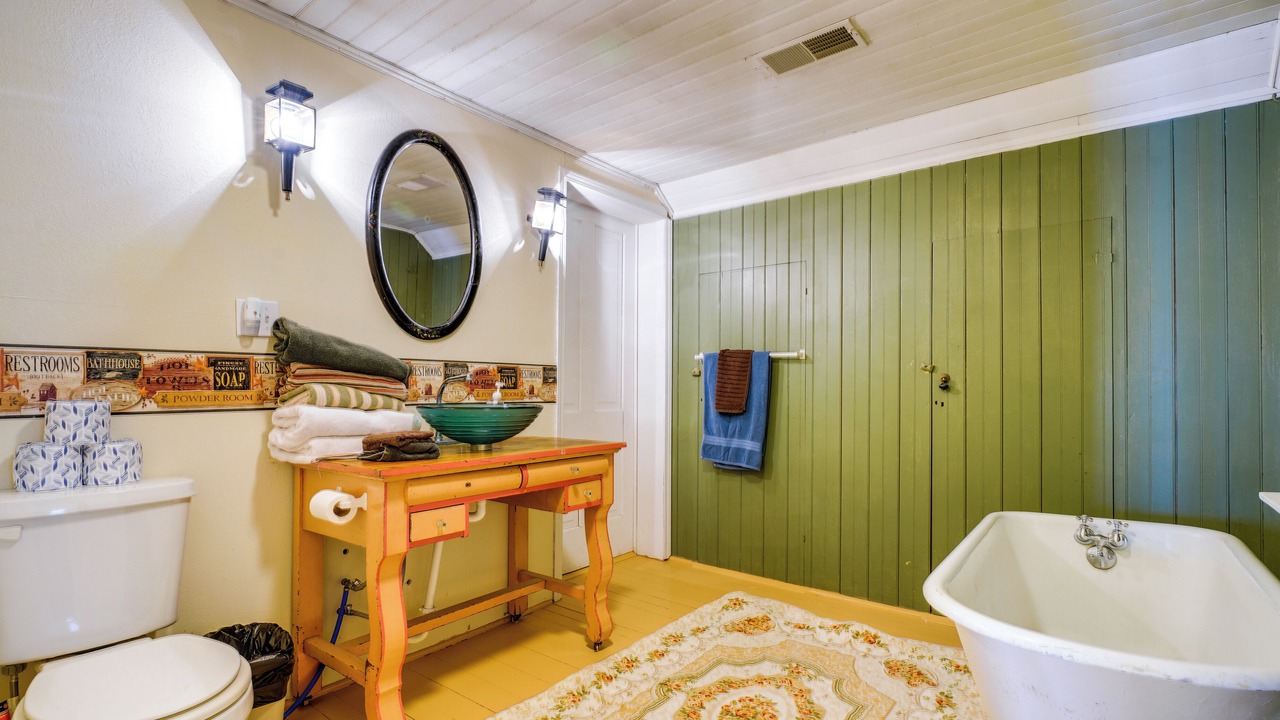 Photo of Bathroom in Rosebud