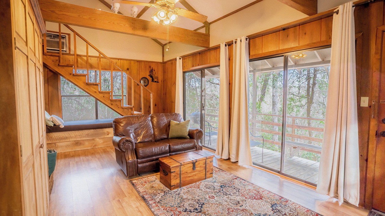 Photo of Livingroom in Nacogdoches