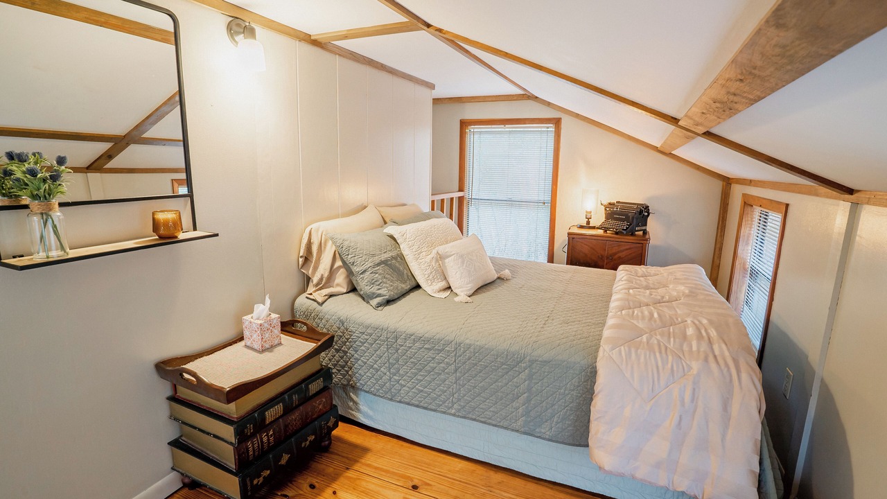 Photo of Bedroom in Nacogdoches