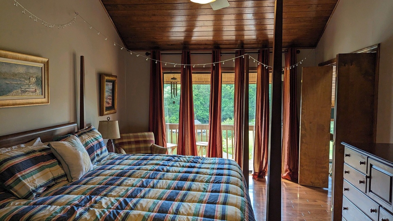 Photo of Bedroom in Macon
