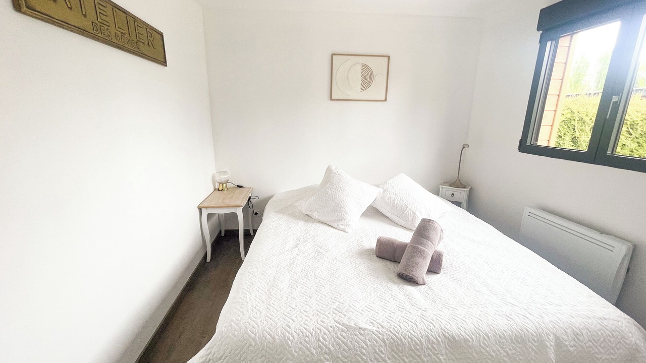 Photo of Bedroom in Saint-Etienne-la-Thillaye