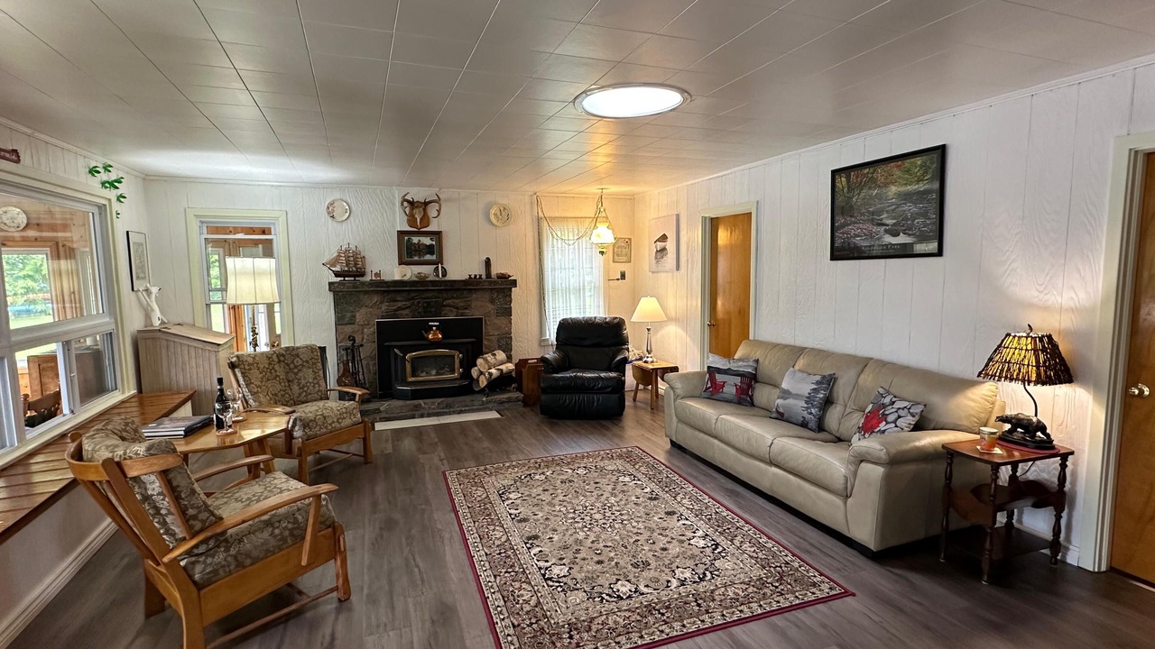 Photo of Livingroom in Muskoka Lakes