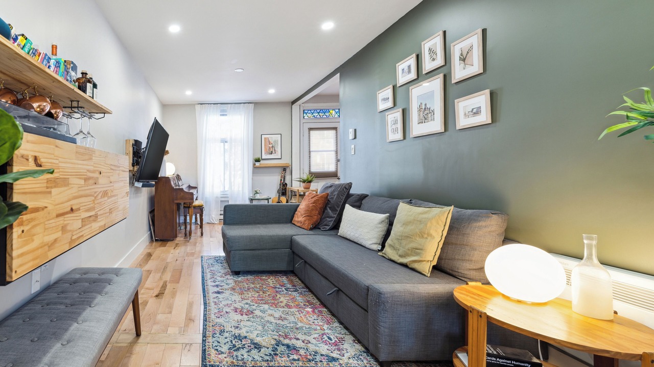 Photo of Livingroom in Hochelaga