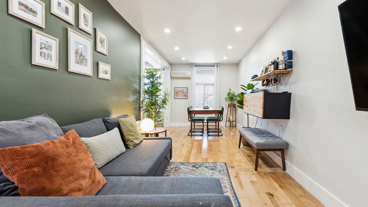 Photo of Livingroom in Hochelaga