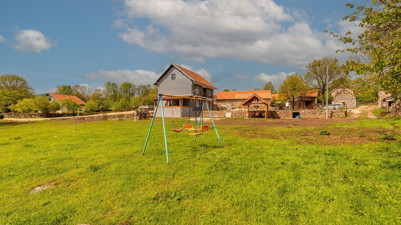 Photo of Others in Gracac