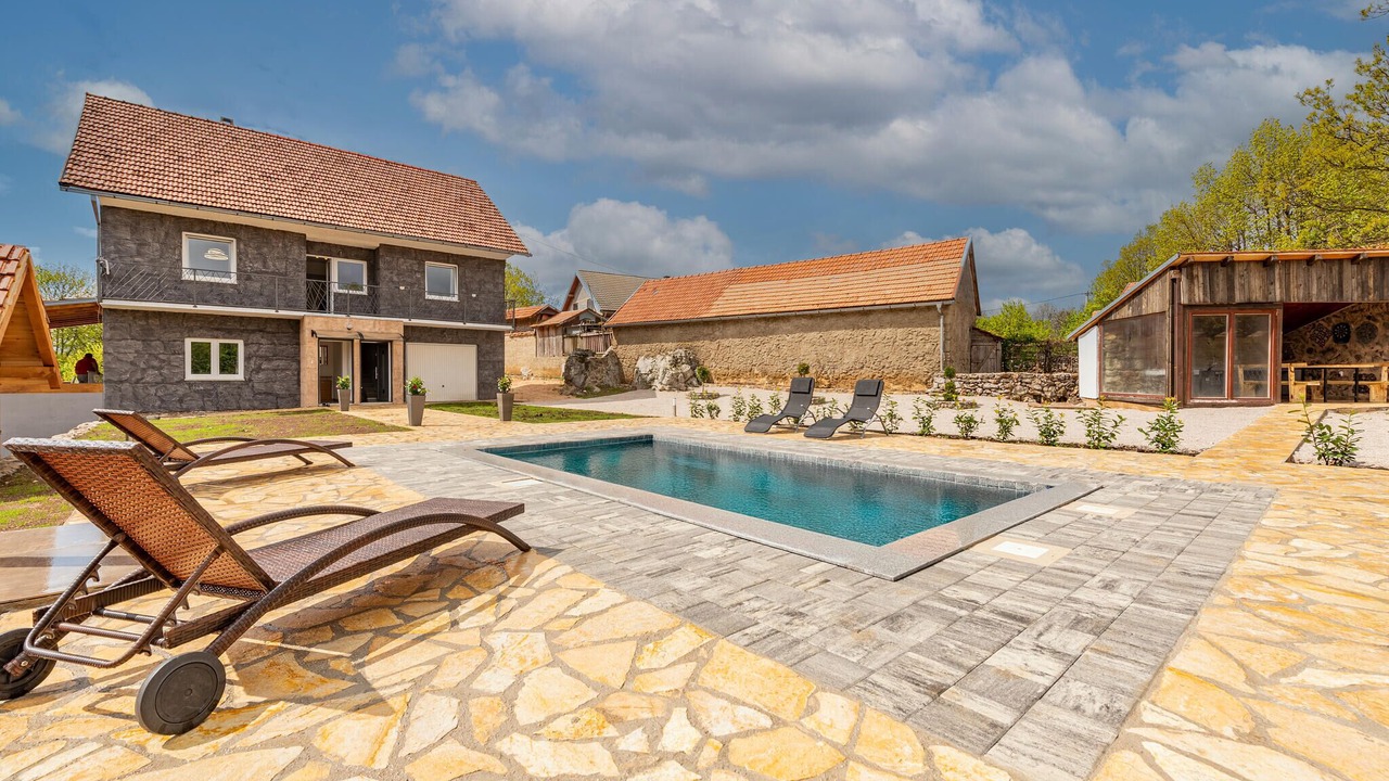 Photo of Outdoor in Gracac