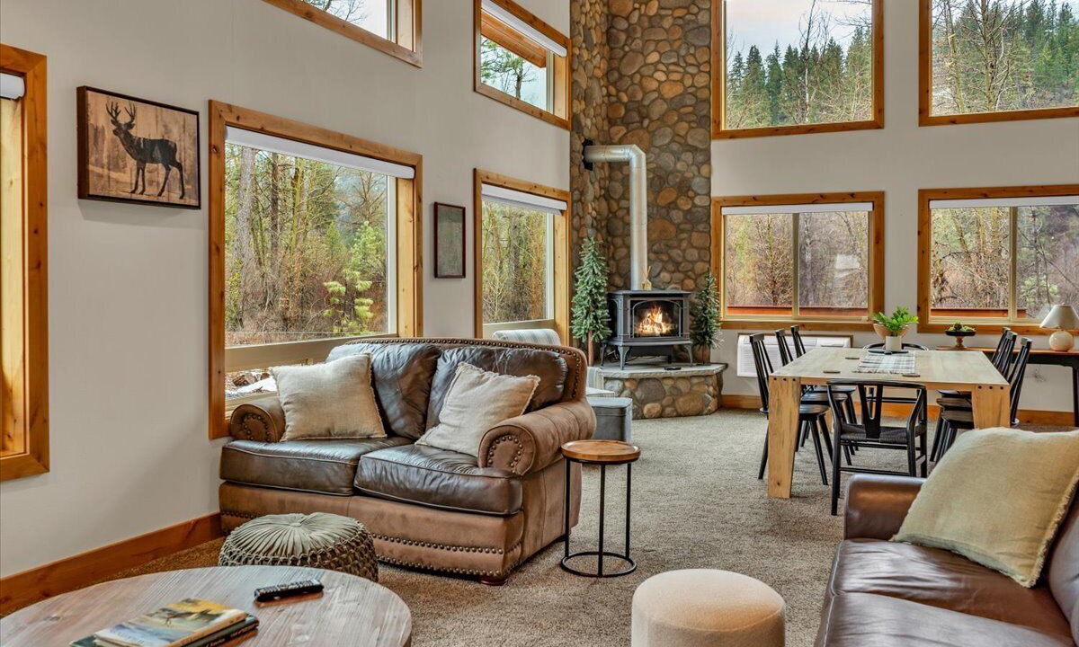Photo of Livingroom in Naches