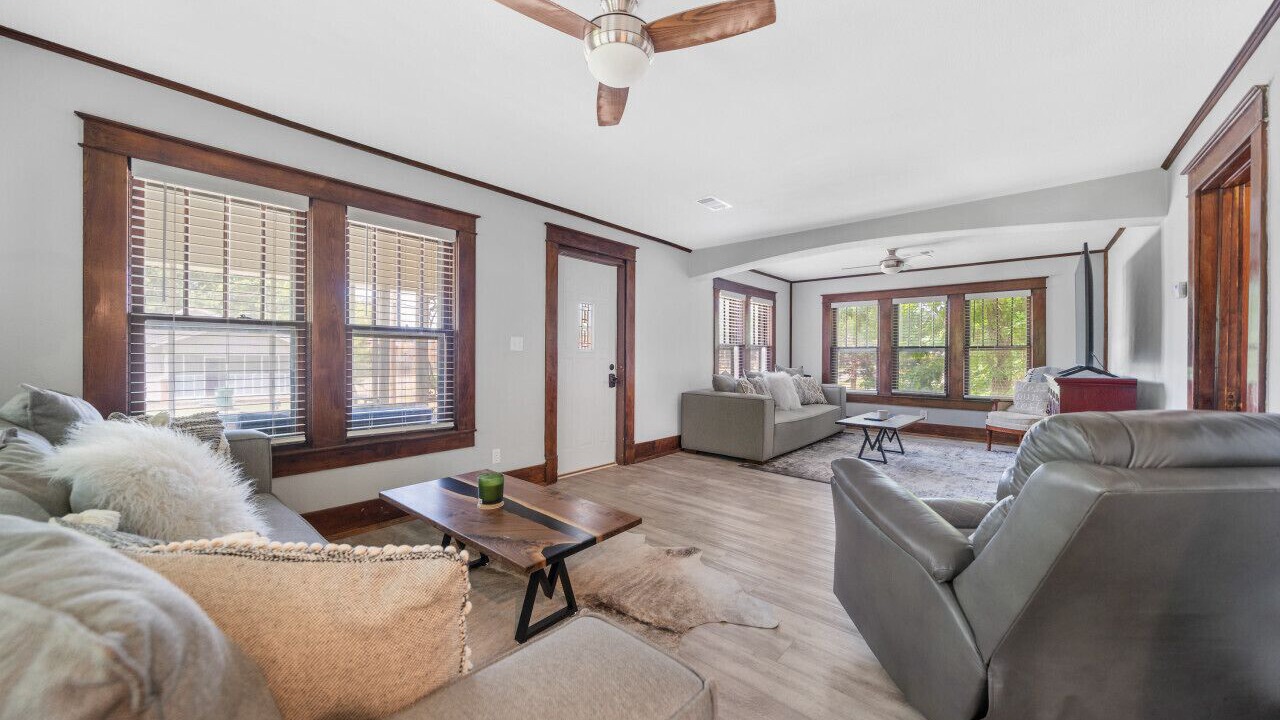 Photo of Livingroom in Russellville