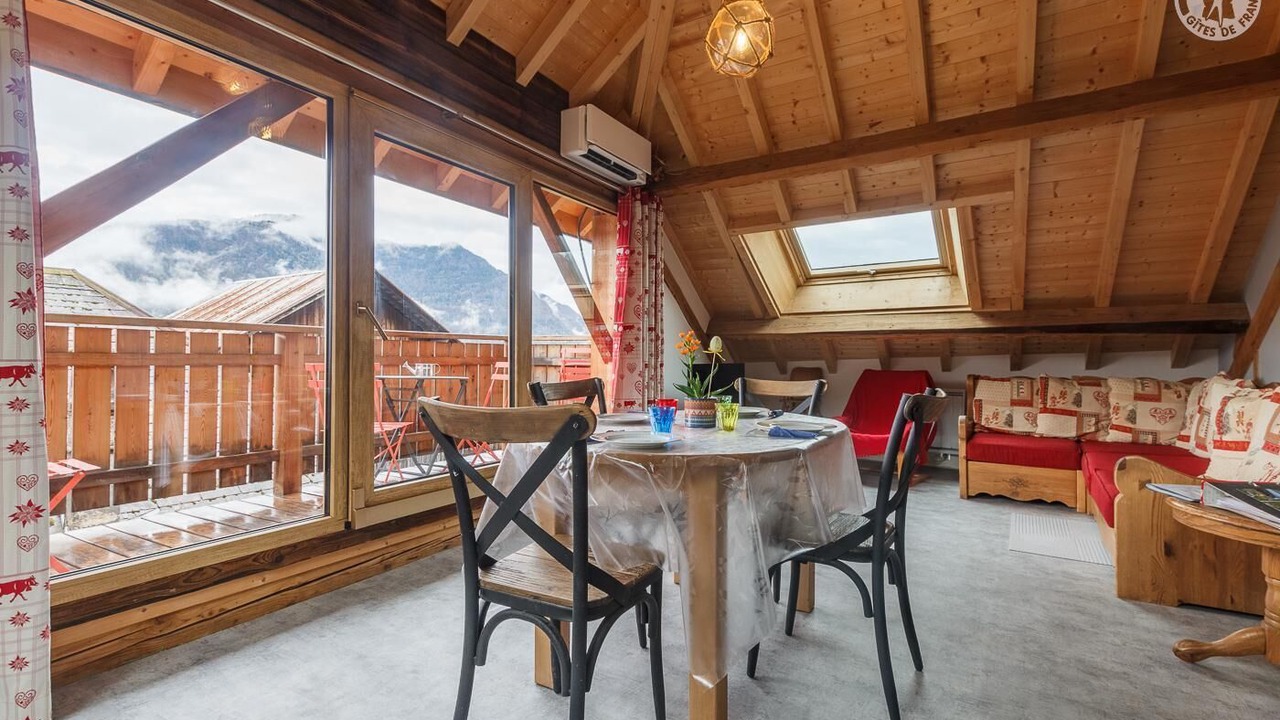 Photo of Livingroom in Aiton