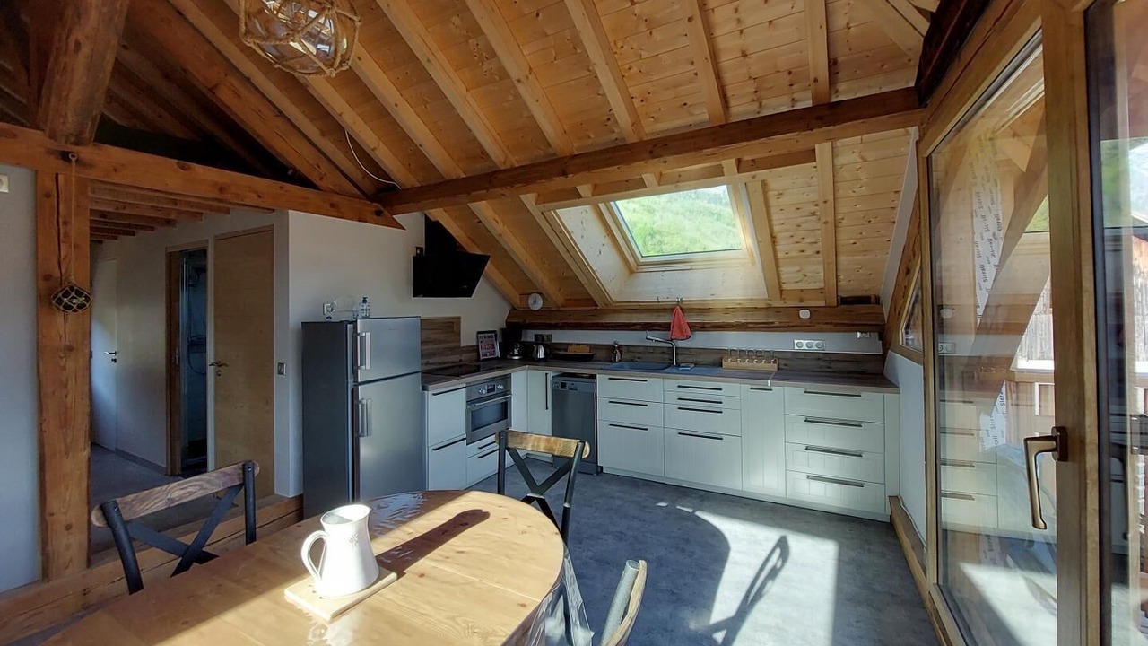 Photo of Kitchen in Aiton