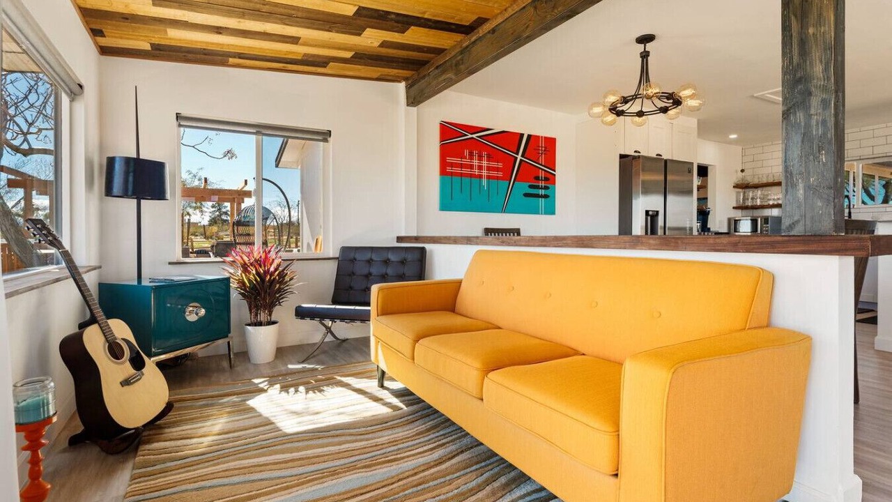 Photo of Livingroom in Landers
