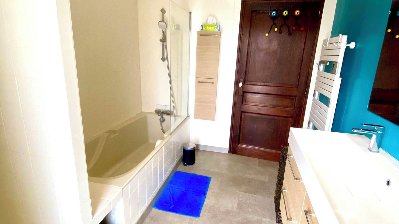 Photo of Bathroom in Piolenc