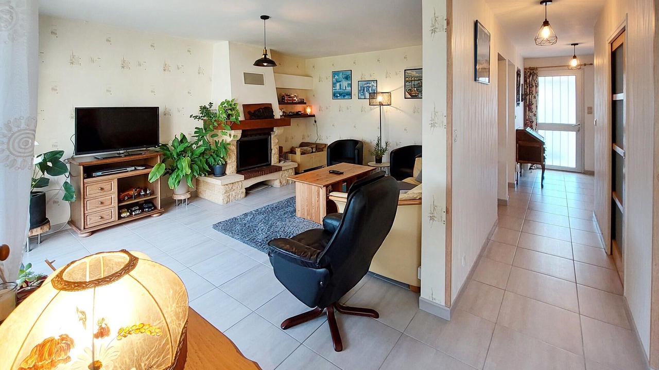 Photo of Bedroom in Locquenole