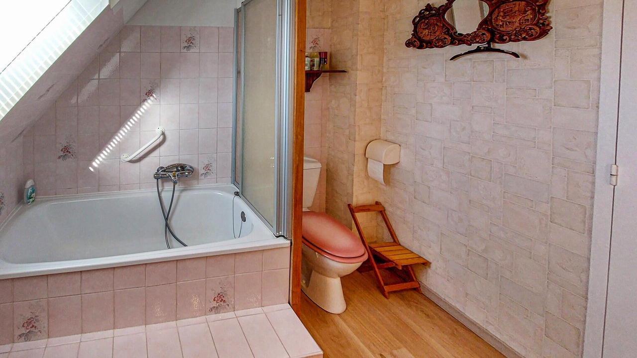 Photo of Bathroom in Locquenole