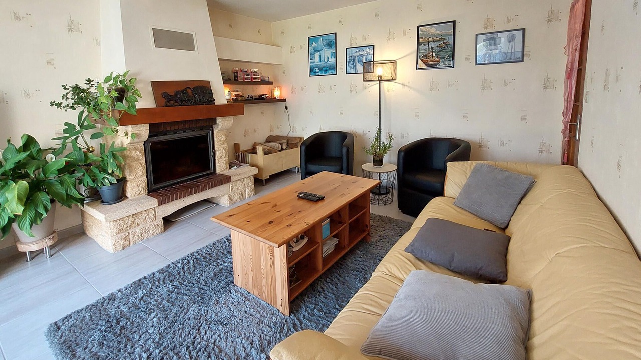 Photo of Bedroom in Locquenole