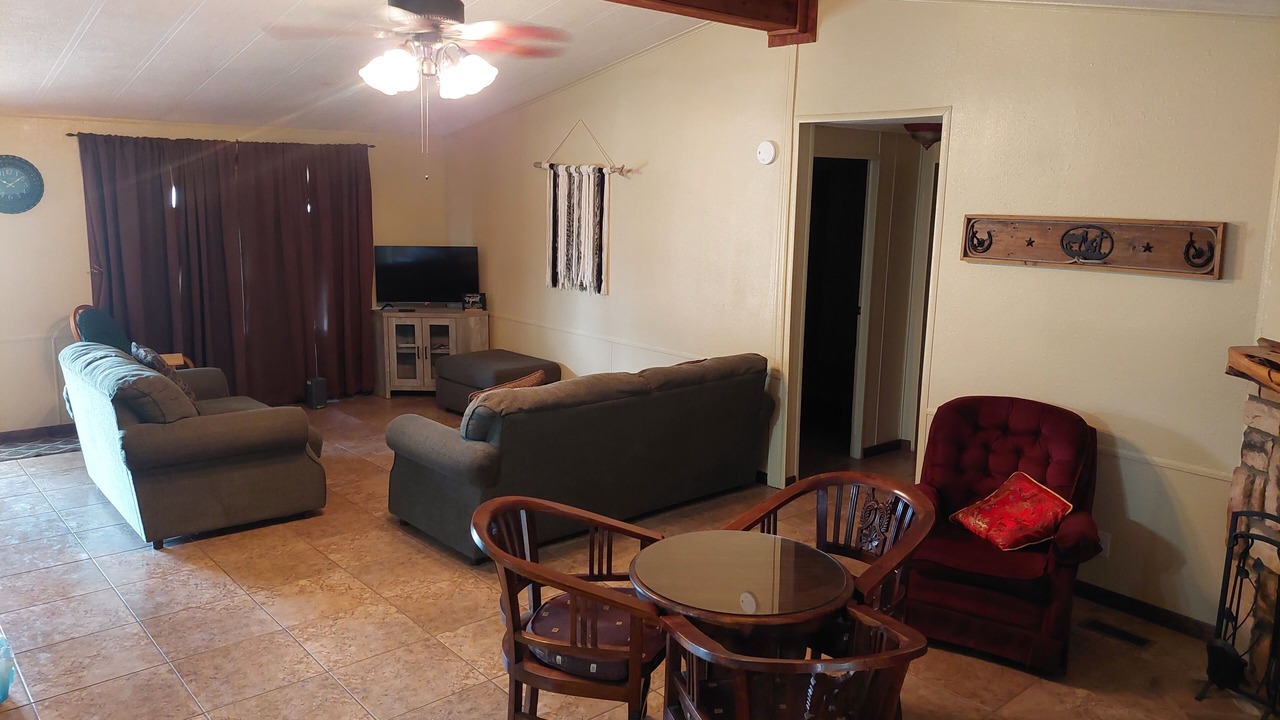 Photo of Livingroom in Concan