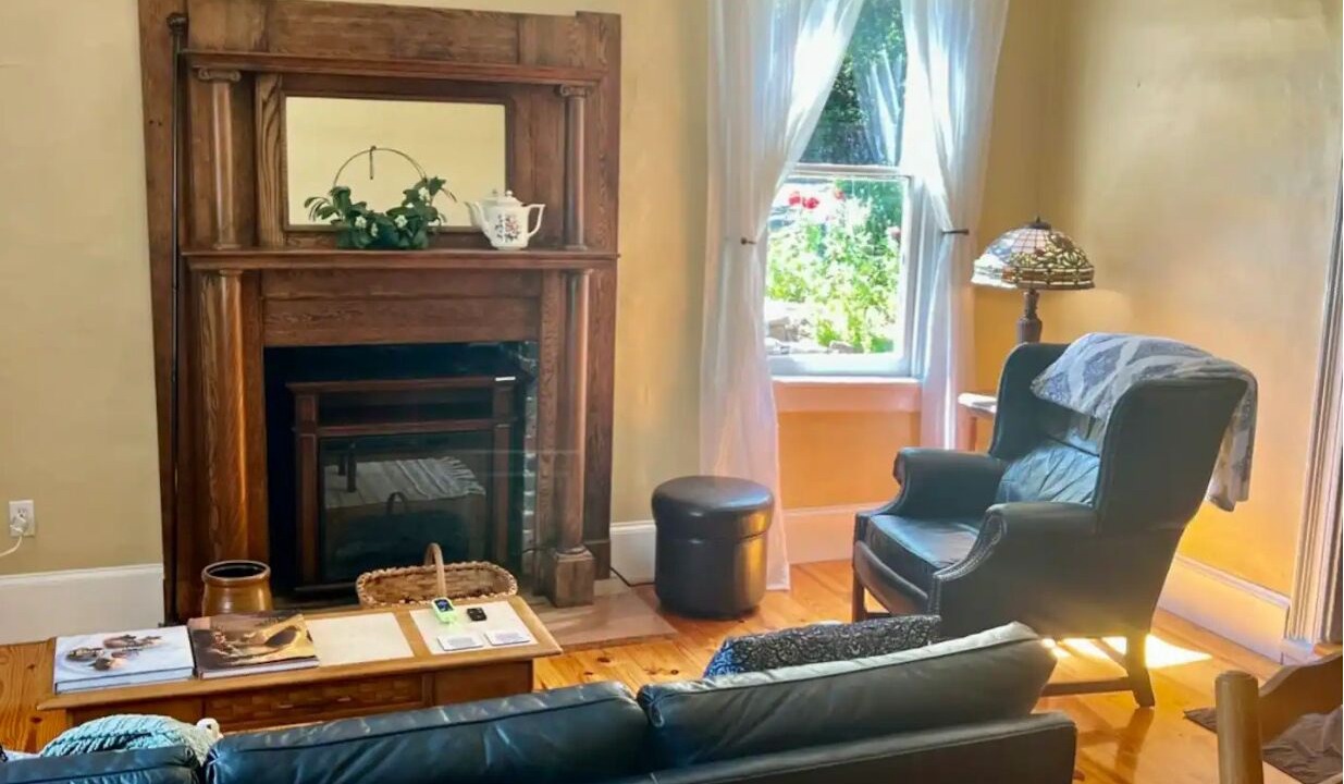 Photo of Livingroom in Kingsport