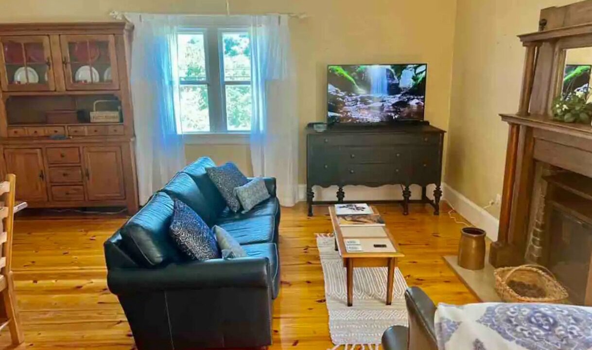 Photo of Livingroom in Kingsport