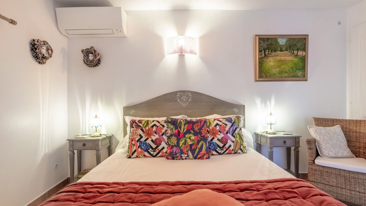 Photo of Bedroom in Sainte-Colombe-de-la-Commanderie