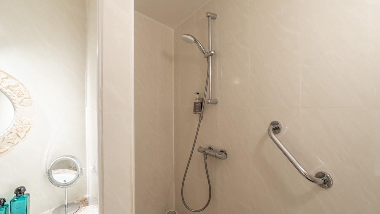 Photo of Bathroom in Sainte-Colombe-de-la-Commanderie