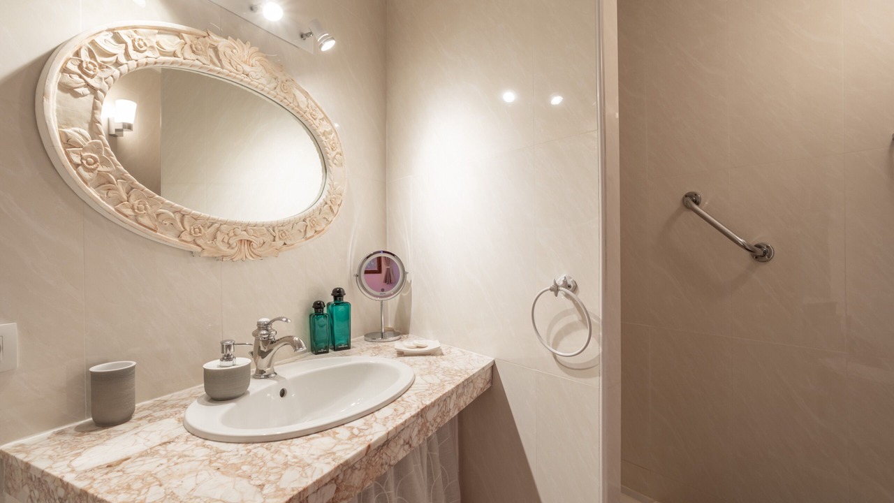 Photo of Bathroom in Sainte-Colombe-de-la-Commanderie