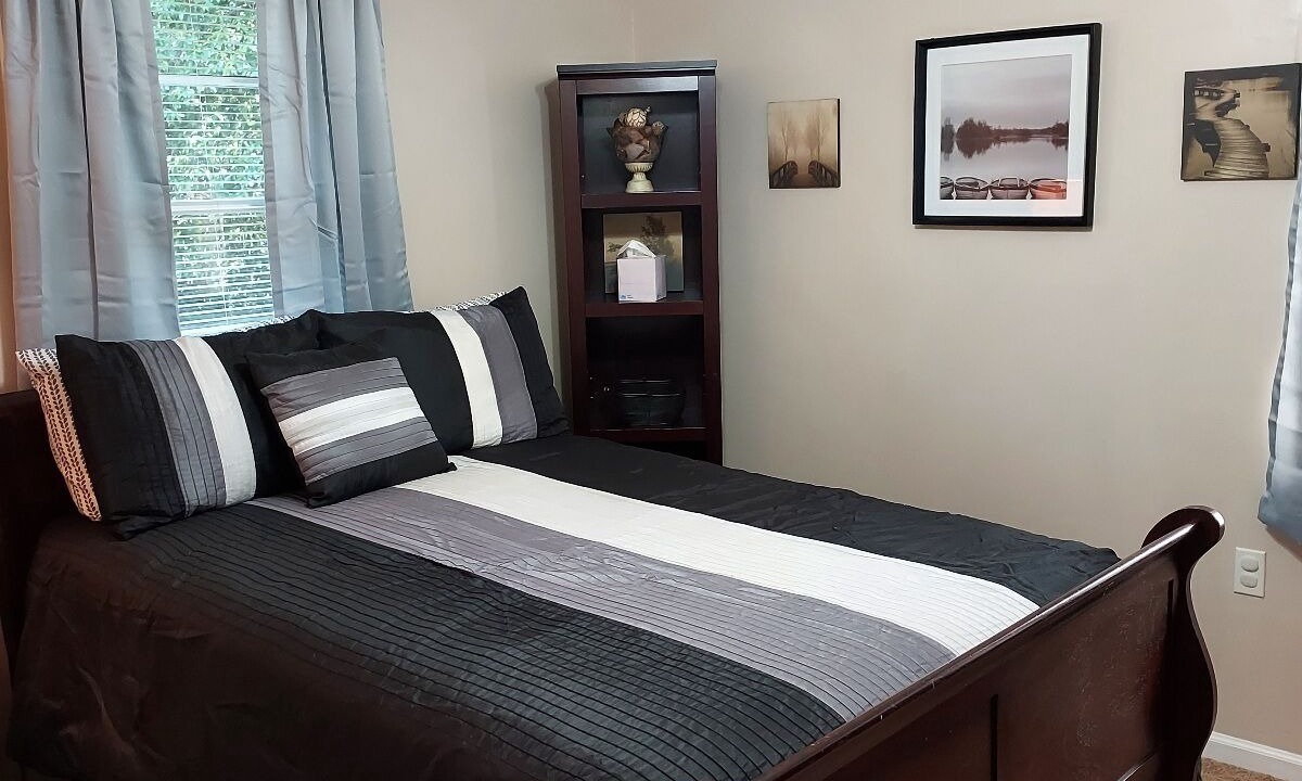 Photo of Bedroom in Martinez