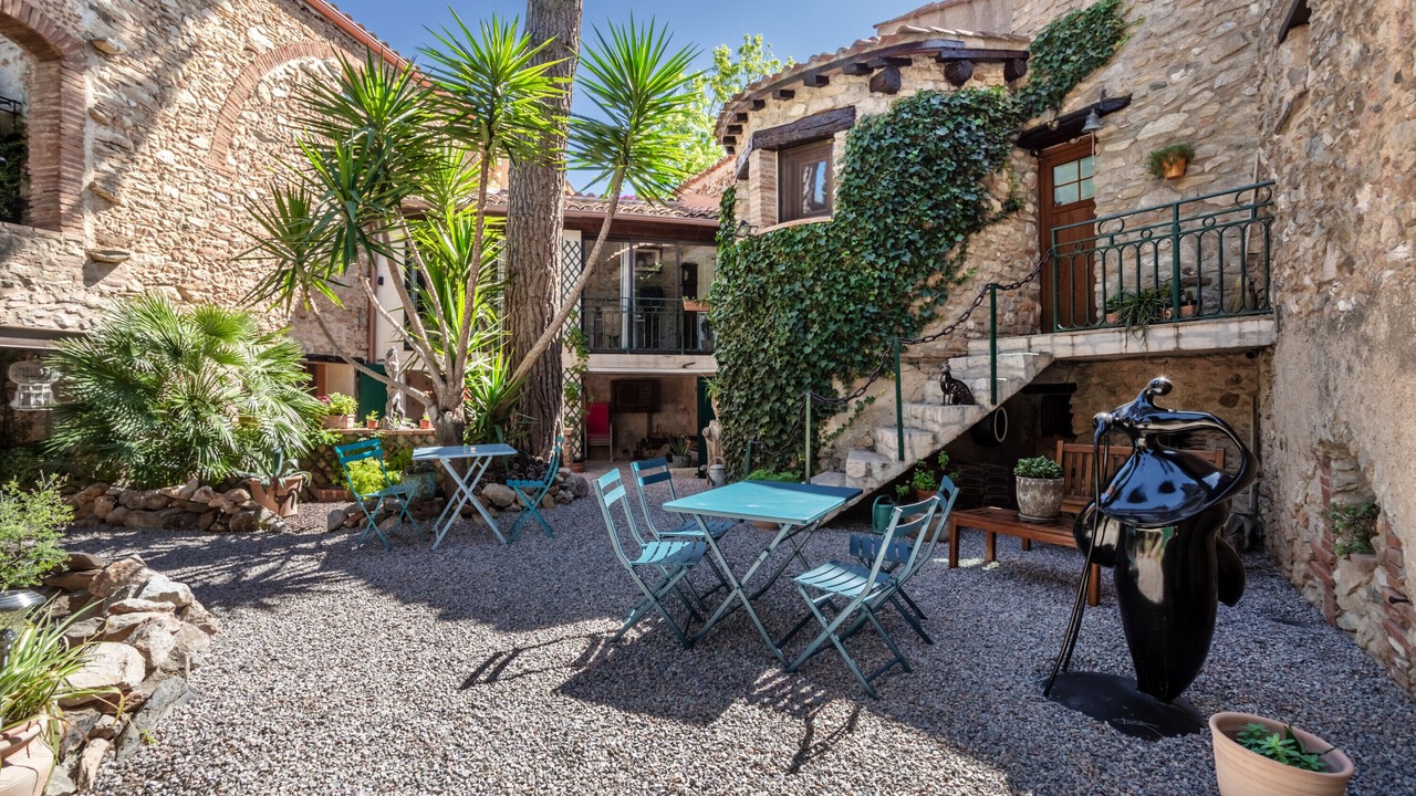 Photo of Outdoor in Sainte-Colombe-de-la-Commanderie