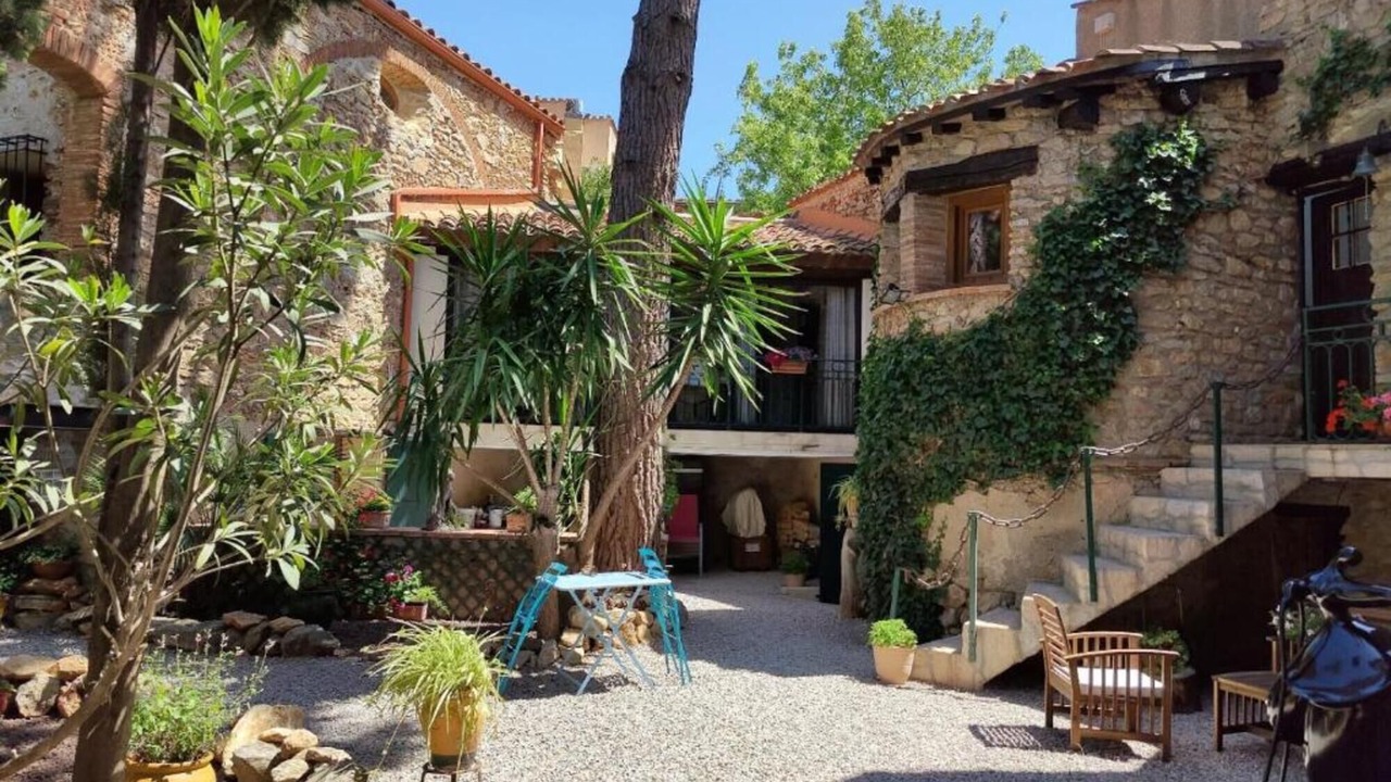 Photo of Patio Balcony in Sainte-Colombe-de-la-Commanderie