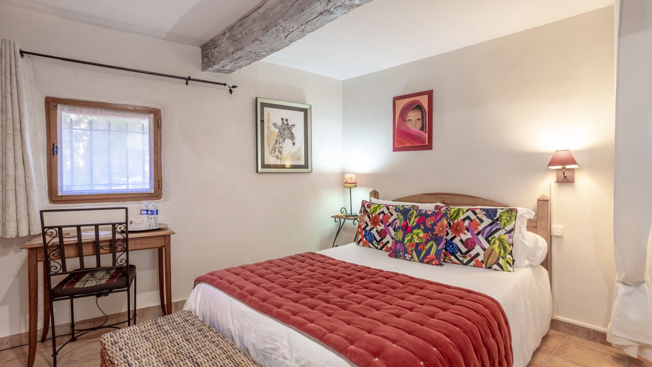 Photo of Bedroom in Sainte-Colombe-de-la-Commanderie