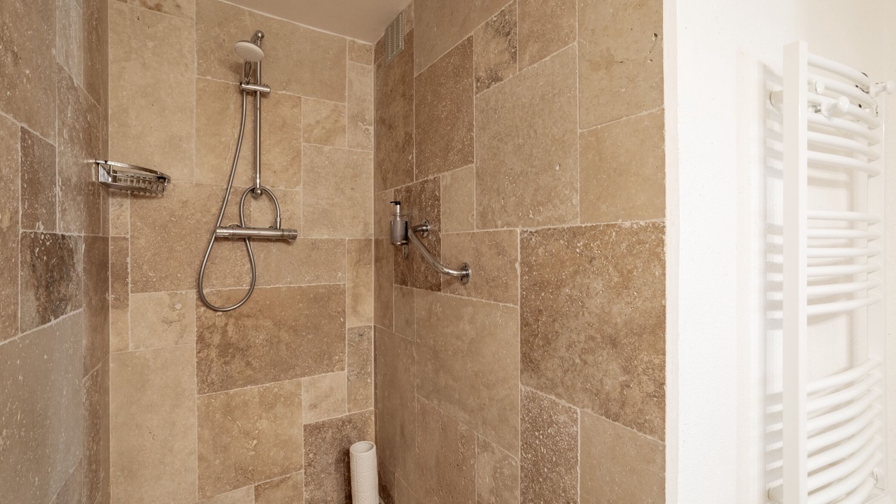 Photo of Bathroom in Sainte-Colombe-de-la-Commanderie
