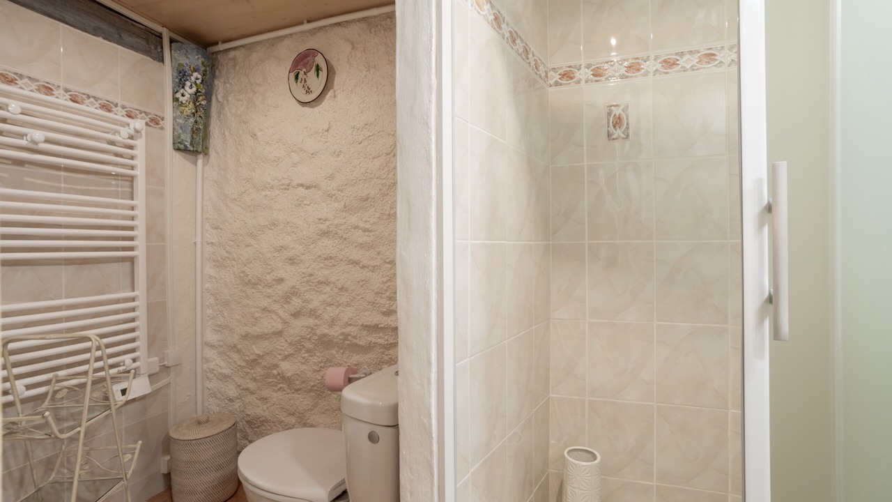 Photo of Bathroom in Sainte-Colombe-de-la-Commanderie