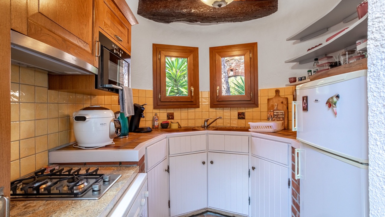 Photo of Kitchen in Sainte-Colombe-de-la-Commanderie