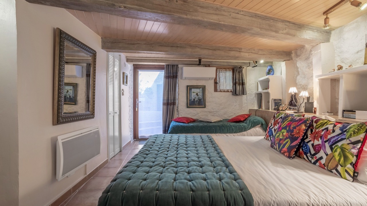 Photo of Bedroom in Sainte-Colombe-de-la-Commanderie