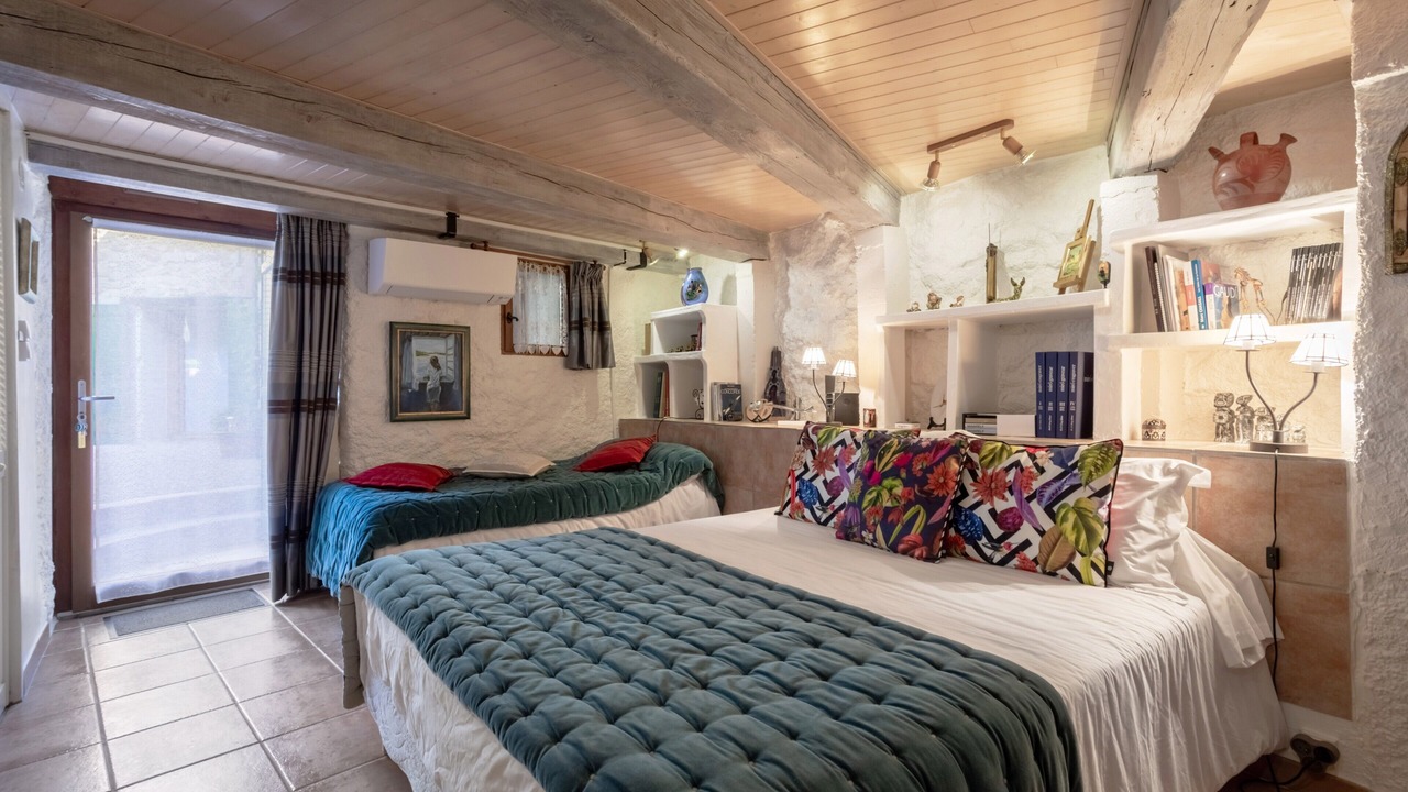 Photo of Bedroom in Sainte-Colombe-de-la-Commanderie