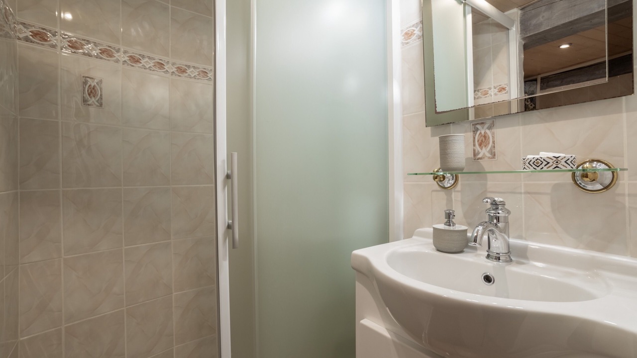 Photo of Bathroom in Sainte-Colombe-de-la-Commanderie