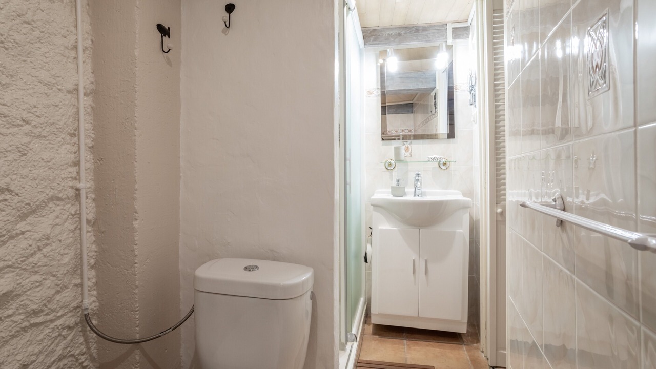 Photo of Bathroom in Sainte-Colombe-de-la-Commanderie